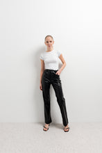 Cargar imagen en el visor de la galería, PANTALON EFECTO PIEL