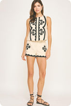 Cargar imagen en el visor de la galería, THE BLACK AND WHITE SHORTS