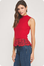 Cargar imagen en el visor de la galería, THE RED LACE TOP