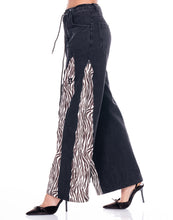 Cargar imagen en el visor de la galería, THE ZEBRA JEANS