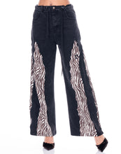 Cargar imagen en el visor de la galería, THE ZEBRA JEANS