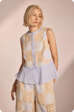 Cargar imagen en el visor de la galería, THE MIX MEDIA CROCHET TOP