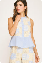 Cargar imagen en el visor de la galería, THE MIX MEDIA CROCHET TOP