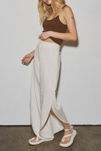 Cargar imagen en el visor de la galería, SIDE SLID LINEN BALOON PANTS