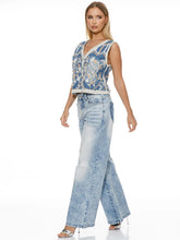 Cargar imagen en el visor de la galería, EMBROIDERY DENIM VEST