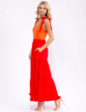 Cargar imagen en el visor de la galería, FRONT POCKET TIERED COLORBLOCK MAXI DRESS