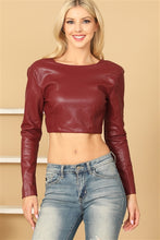 Cargar imagen en el visor de la galería, THE VEGAN LEATHER BURGUNDY CROP TOP