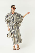 Load image into Gallery viewer, VESTIDO JUAN BEIGE