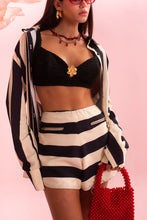 Cargar imagen en el visor de la galería, LELI CORREIA PINTED SHORT