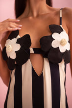 Cargar imagen en el visor de la galería, LELI CORREIA STRIPES FLOWER DRESS