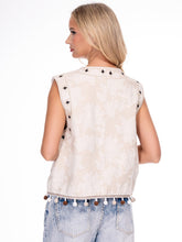 Cargar imagen en el visor de la galería, EMBROIDERY FLORAL VEST