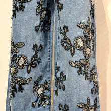 Cargar imagen en el visor de la galería, THE SILVER FLOWER DENIM