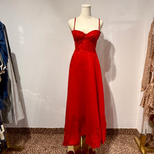 Cargar imagen en el visor de la galería, THE Z RED DRESS