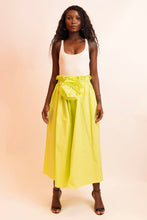 Cargar imagen en el visor de la galería, THE NYLON FLOWER SKIRT ULTIMA PIEZA ONE SIZE