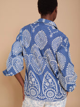 Cargar imagen en el visor de la galería, Camisa en bordado suizo (Copy)