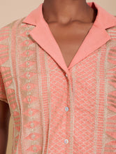 Cargar imagen en el visor de la galería, Blusa con tejido bordado en gold