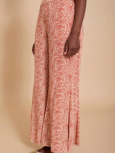 Cargar imagen en el visor de la galería, Pantalón de bambula con estampado floral