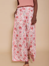 Cargar imagen en el visor de la galería, Pantalón fluido de punto estampado