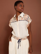 Cargar imagen en el visor de la galería, Camisa de manga corta y estampado totems