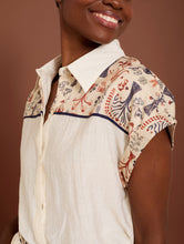 Cargar imagen en el visor de la galería, Camisa de manga corta y estampado totems