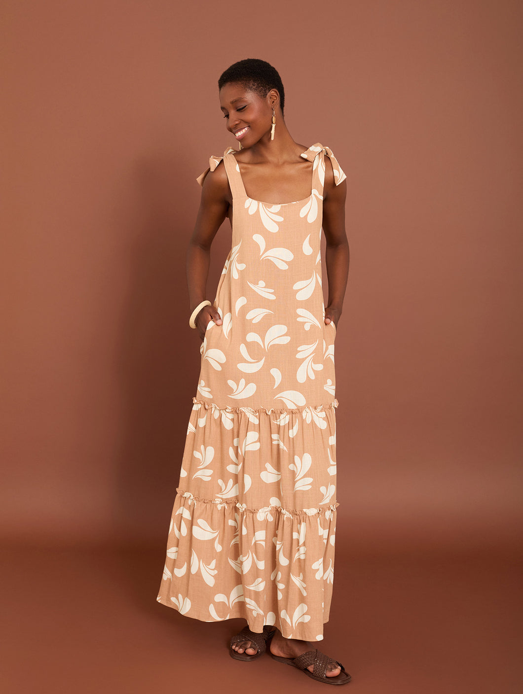 Vestido largo estampado gotas