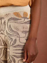 Cargar imagen en el visor de la galería, Pantalón largo de punto estampado