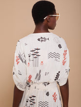 Cargar imagen en el visor de la galería, Camisa de manga corta estampada