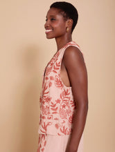 Cargar imagen en el visor de la galería, Chaleco con bordado floral