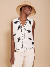 Cargar imagen en el visor de la galería, Chaleco con bordados totem