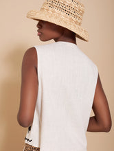 Cargar imagen en el visor de la galería, Chaleco con bordados totem