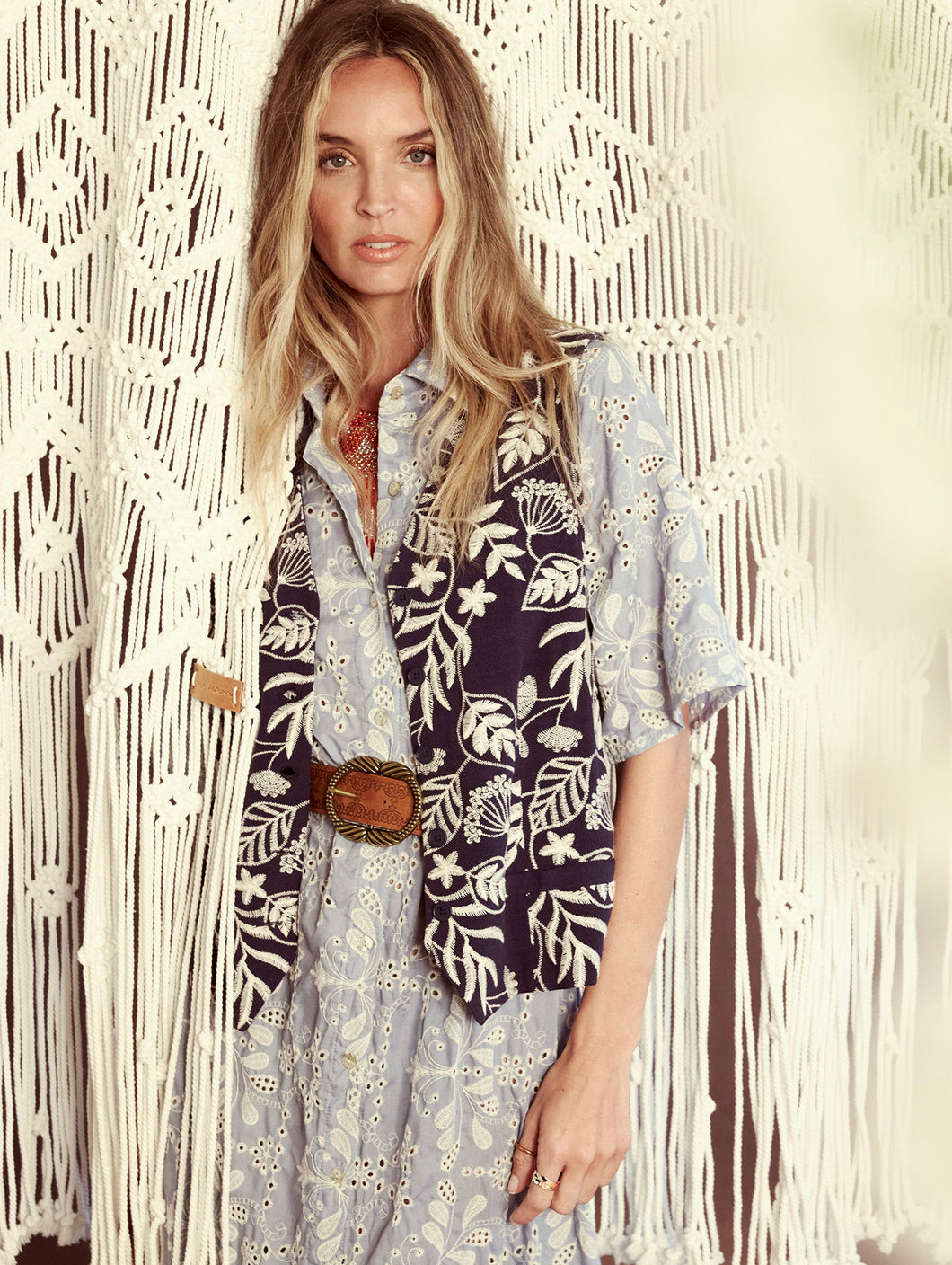 Vestido largo en bordado suizo