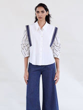 Load image into Gallery viewer, Camisa combinada rayas y liso con cinta listada en el hombro SKATIE BCN