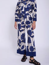 Load image into Gallery viewer, Pantalón estampado flores SKATIE BCN