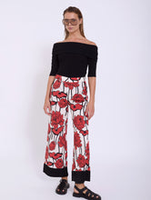 Cargar imagen en el visor de la galería, Pantalón estampado flores SKATIE BCN