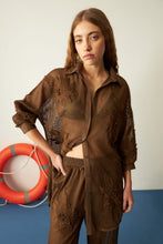 Cargar imagen en el visor de la galería, CAMISOLA RED CON FLORES BORDADAS - SYMPHORINE