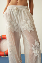 Cargar imagen en el visor de la galería, PANTALON RED FLORES BORDADAS - SYMPHORINE