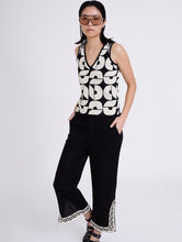 Cargar imagen en el visor de la galería, Top de punto con jacquard SKATIE BCN