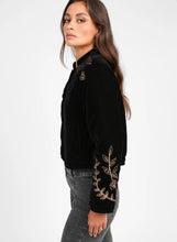 Cargar imagen en el visor de la galería, THE SHAILA VELVET JACKET - ANGE PARIS