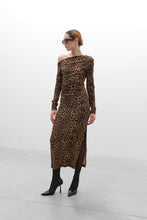 Cargar imagen en el visor de la galería, VESTIDO ANIMAL PRINT ASIMETRICO
