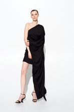 Cargar imagen en el visor de la galería, THE ONE SHOULDER SATIN GOWN
