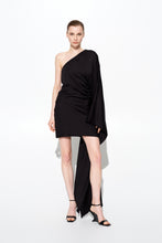 Cargar imagen en el visor de la galería, THE ONE SHOULDER SATIN GOWN