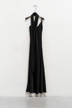 Cargar imagen en el visor de la galería, THE SATIN GOWN