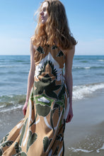 Cargar imagen en el visor de la galería, THE RETRO MAXI DRESS