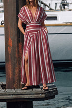 Cargar imagen en el visor de la galería, THE BORDEAUX STRIPES DRESS  CHOCOLATE SIN FOTO