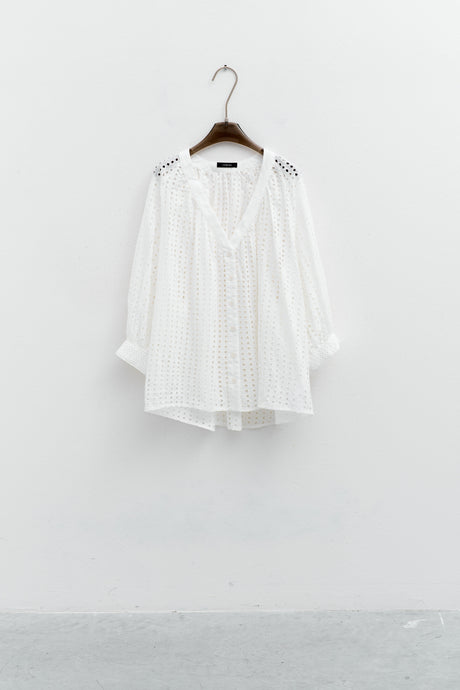 THE WHITE SHIRT