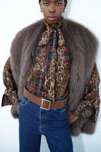 Cargar imagen en el visor de la galería, THE TARTAN ANIMALIER BOW SHIRT