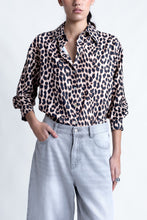 Cargar imagen en el visor de la galería, CAMISA ANIMAL PRINT