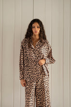 Cargar imagen en el visor de la galería, CAMISA ANIMAL PRINT