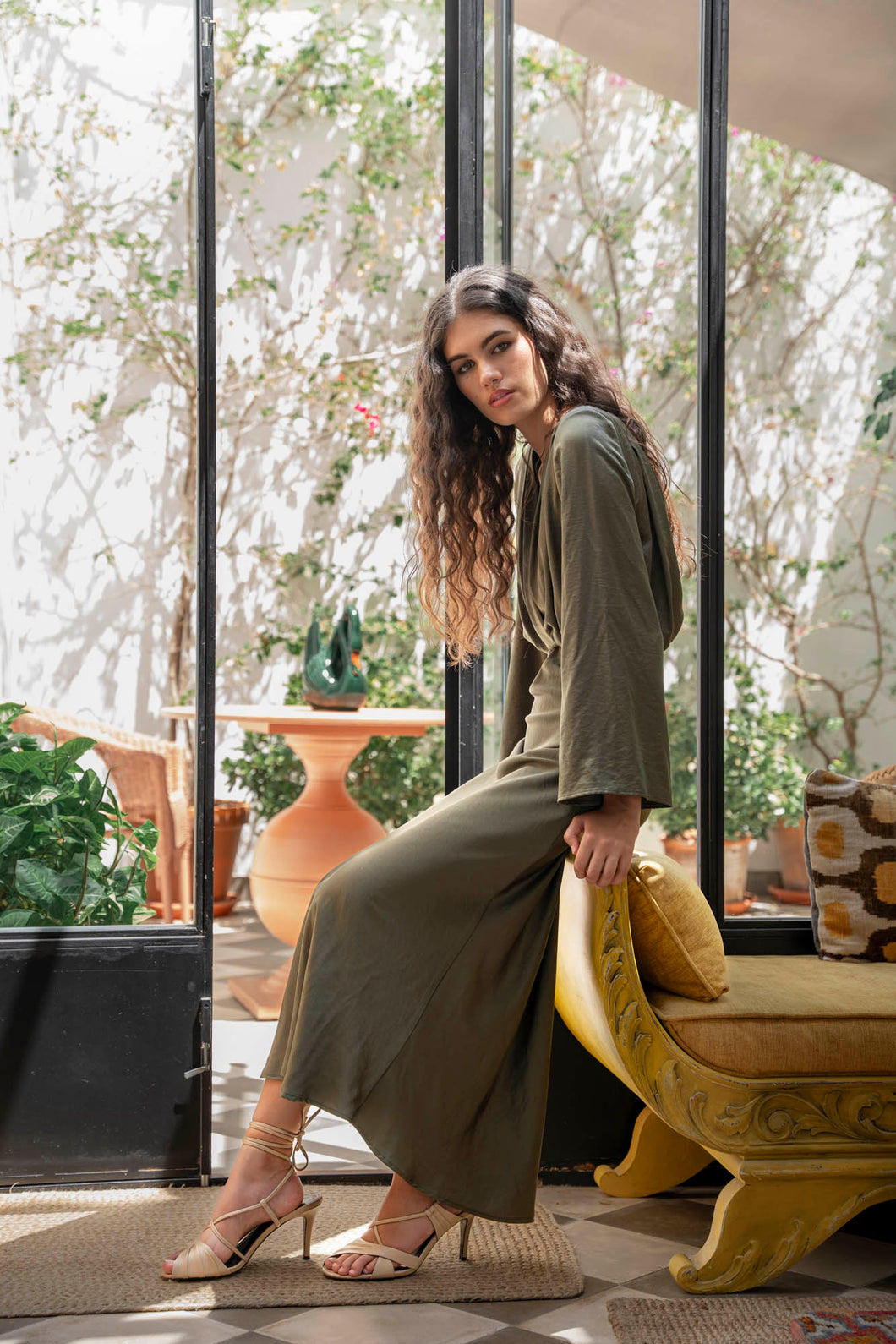 VESTIDO MIDI VERDE OLIVA