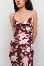 Cargar imagen en el visor de la galería, VESTIDO SATINADO ESTAMPADO